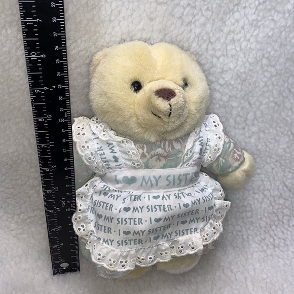 Avon teddy bear 9" plush wearing apron says I LOVE MY SISTER 1996 - Picture 2 of 9